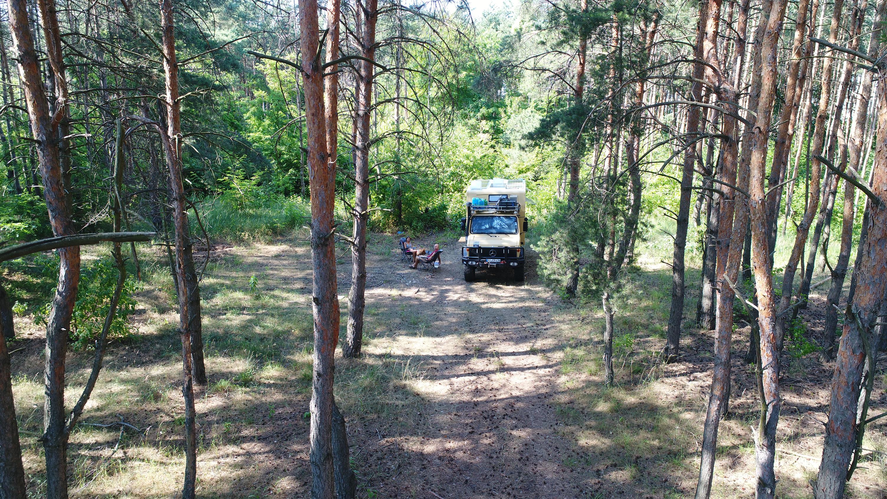 Unimog-Wald-Camping