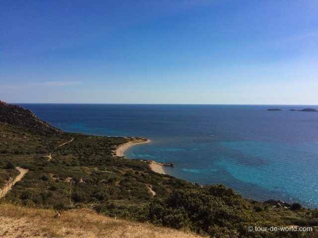 Landschaft-Sardinien-im-April