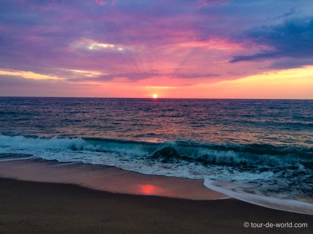 rote-Sonne-Sonnenuntergang-Sardinien